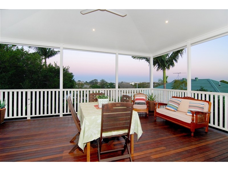 86 Bage Street, Wooloowin QLD 4030