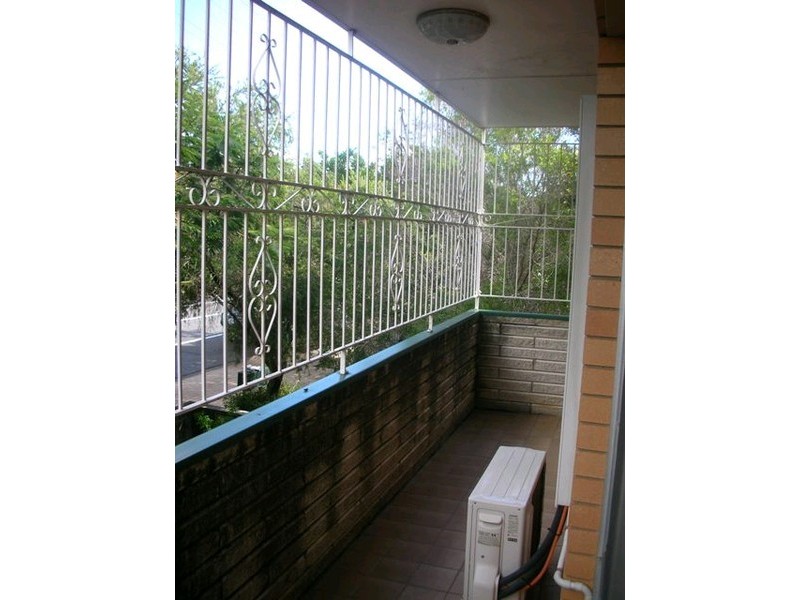 2/104 Bayview Terrace, Clayfield QLD 4011