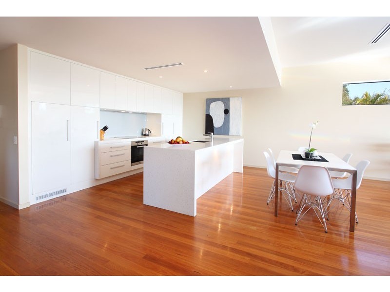 11 Mikado Street, Hamilton QLD 4007