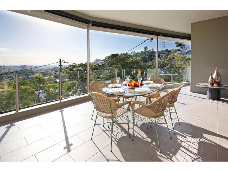 11 Mikado Street, Hamilton QLD 4007