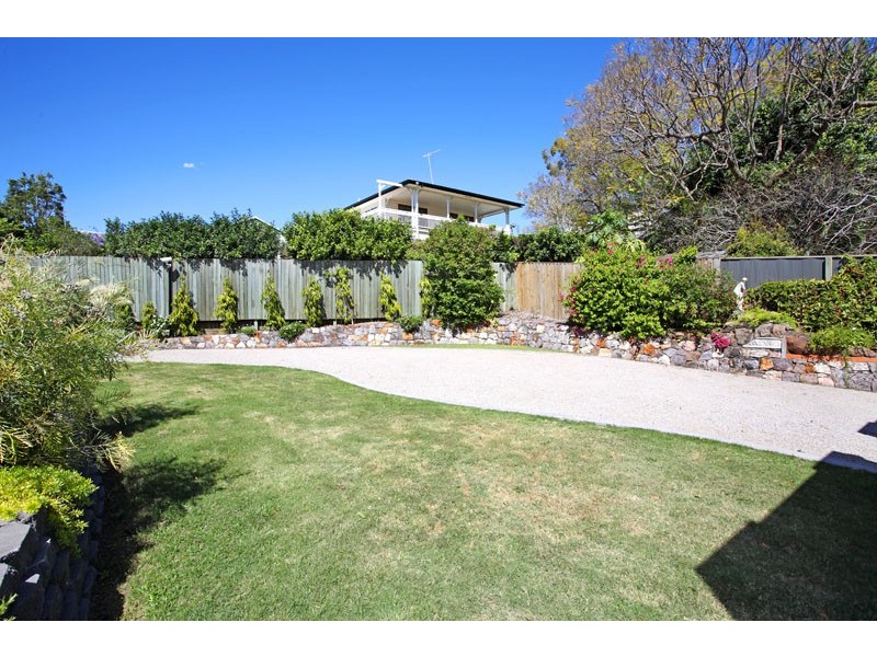 11 Mikado Street, Hamilton QLD 4007