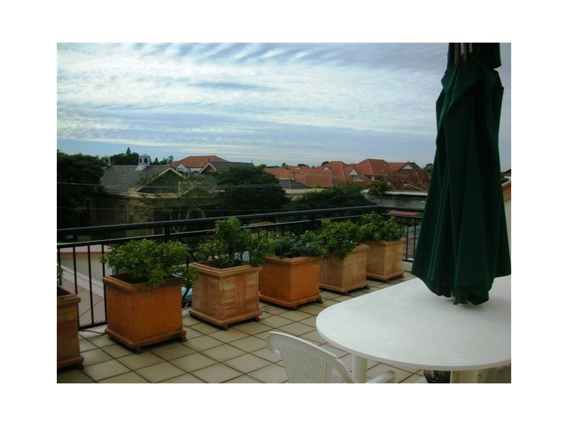 8/41 Rossiter Parade, Hamilton QLD 4007