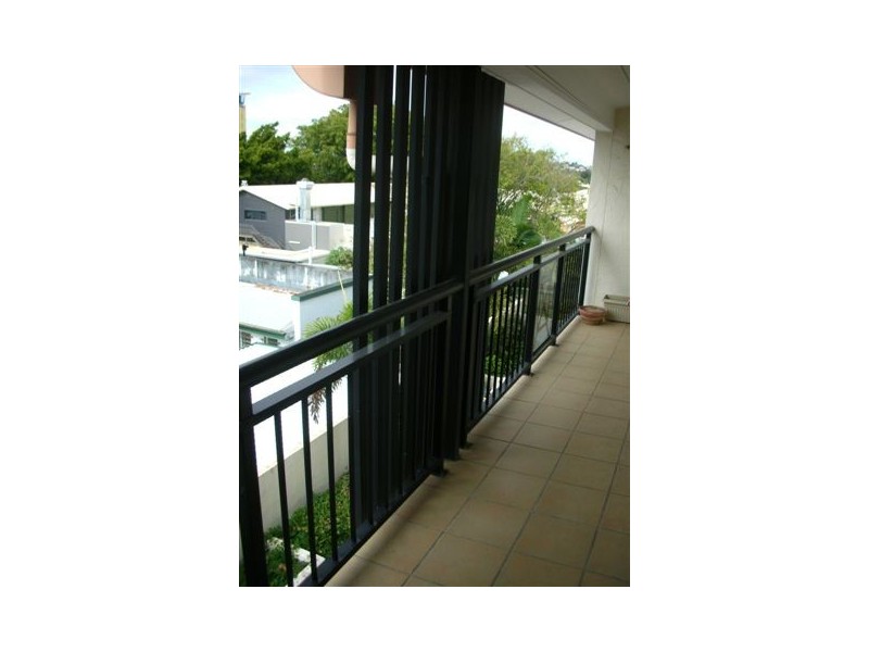 8/41 Rossiter Parade, Hamilton QLD 4007