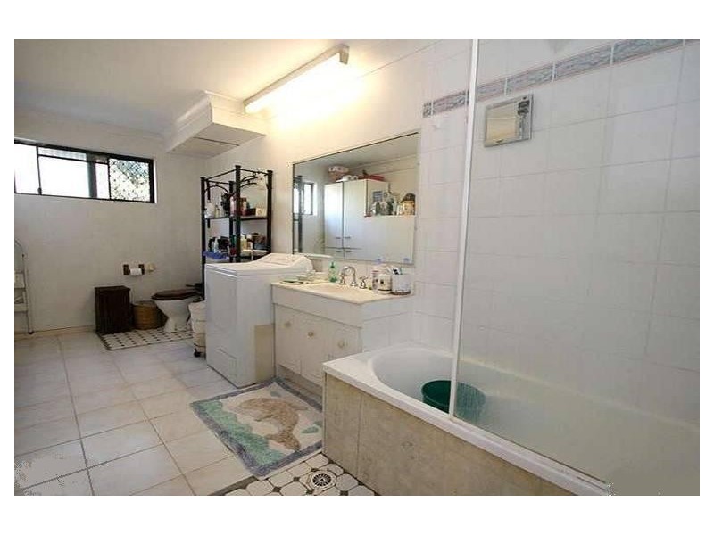 15 Bulli Street, Hendra QLD 4011