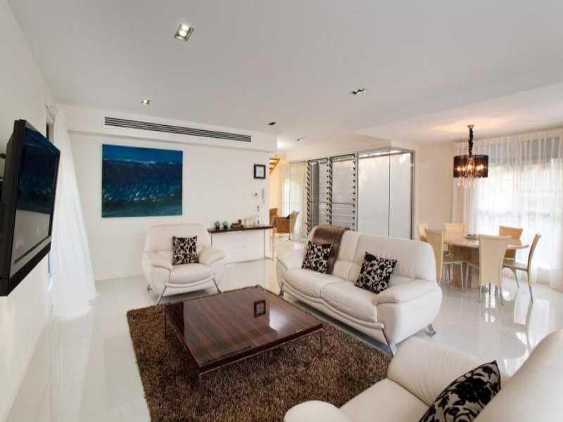 6 Joynt Street, Hamilton QLD 4007