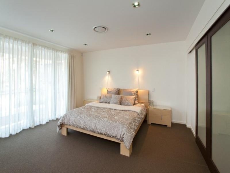 6 Joynt Street, Hamilton QLD 4007