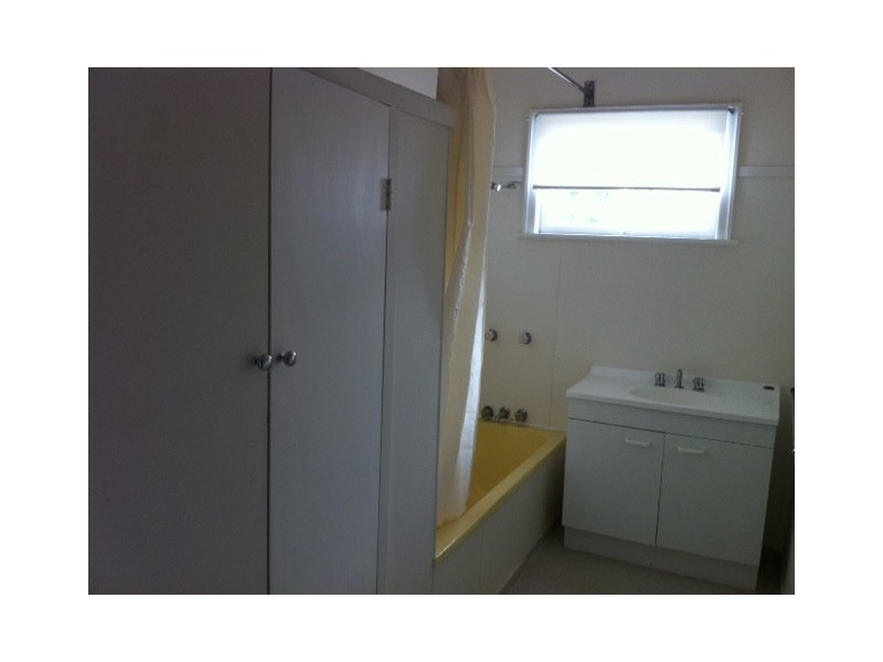 8 Playfield Street, Chermside QLD 4032