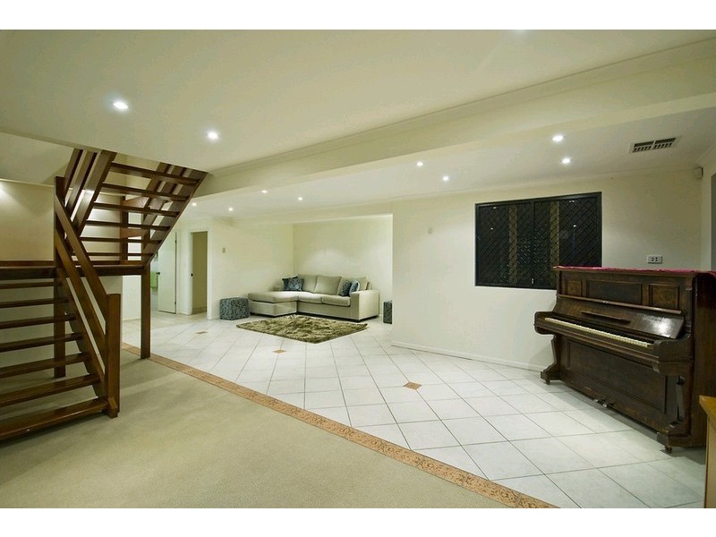 43 Stoneleigh Street, Albion QLD 4010
