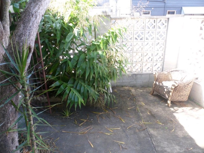 2/1 Hazel Street, New Farm QLD 4005