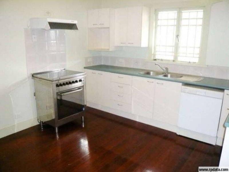 24 Roseby Avenue, Clayfield QLD 4011