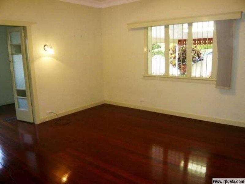 24 Roseby Avenue, Clayfield QLD 4011