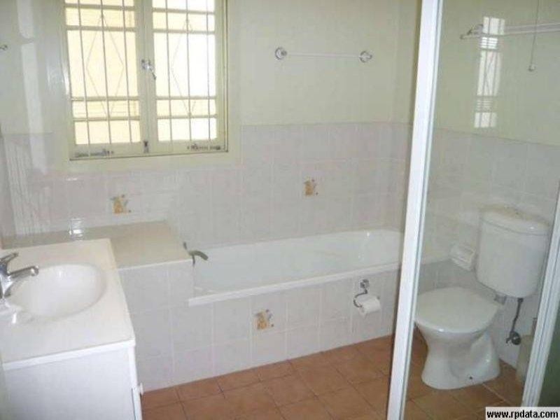 24 Roseby Avenue, Clayfield QLD 4011