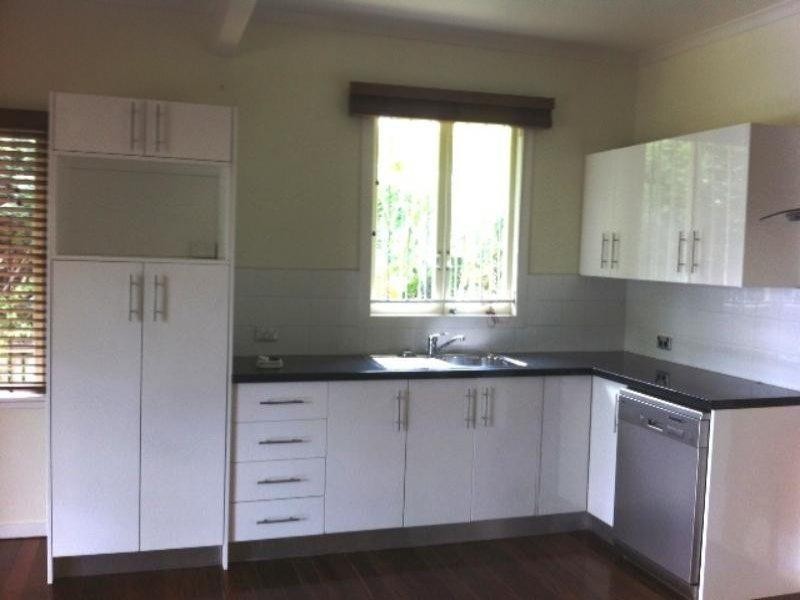 28 Woodville Street, Hendra QLD 4011