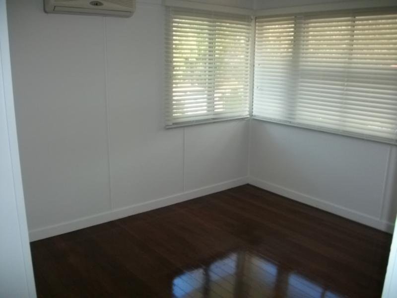 14 Normanton Street, Stafford Heights QLD 4053