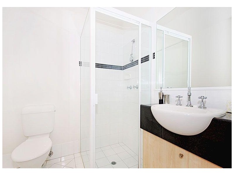 12/140 Commercial Road, Newstead QLD 4006