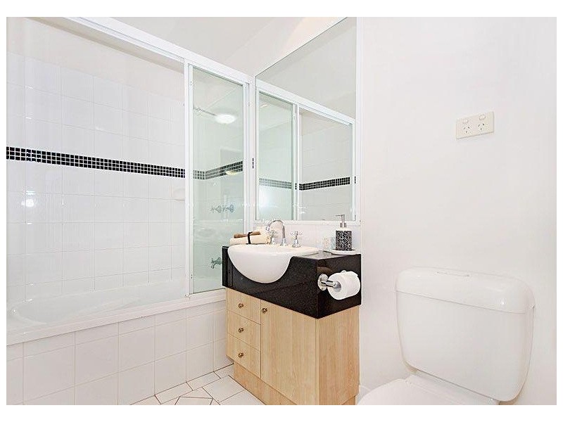 12/140 Commercial Road, Newstead QLD 4006