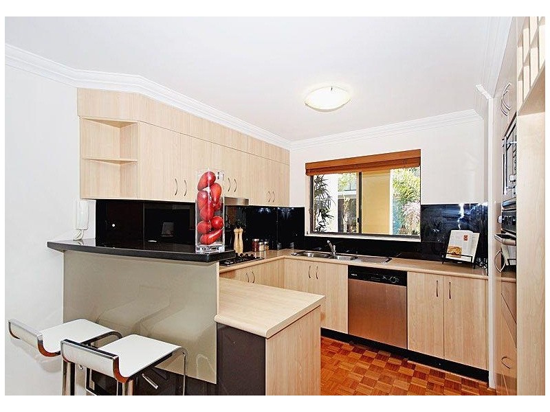 12/140 Commercial Road, Newstead QLD 4006