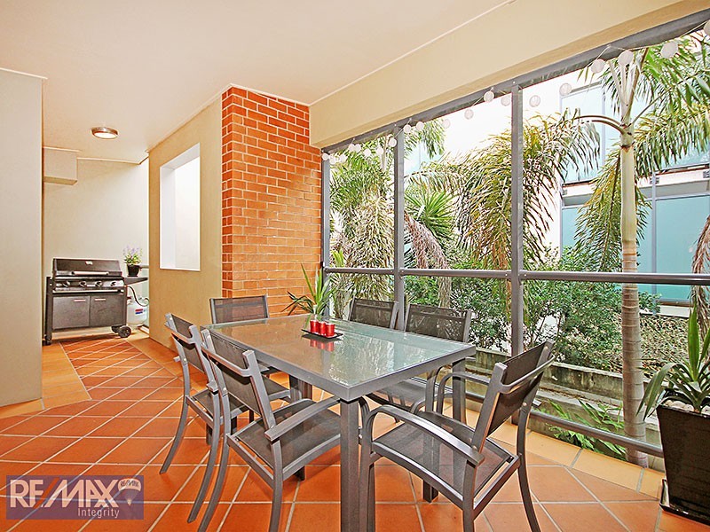 12/140 Commercial Road, Newstead QLD 4006