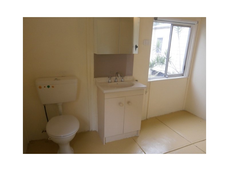 2/223 Hudson Road, Wooloowin QLD 4030