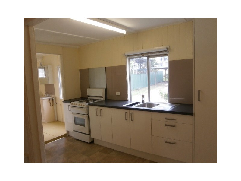 2/223 Hudson Road, Wooloowin QLD 4030