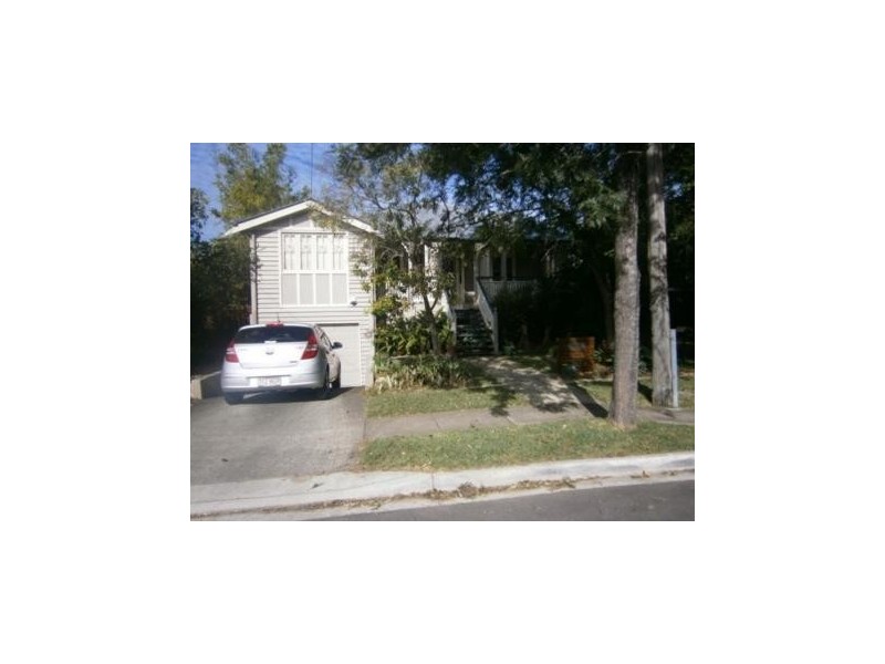 10 Stewart Avenue, Wooloowin QLD 4030