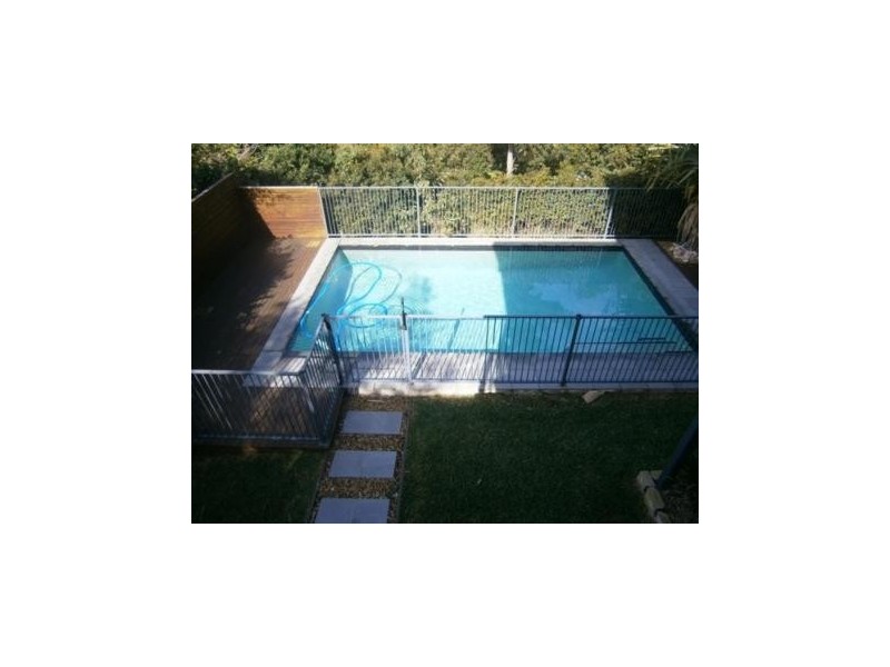 10 Stewart Avenue, Wooloowin QLD 4030