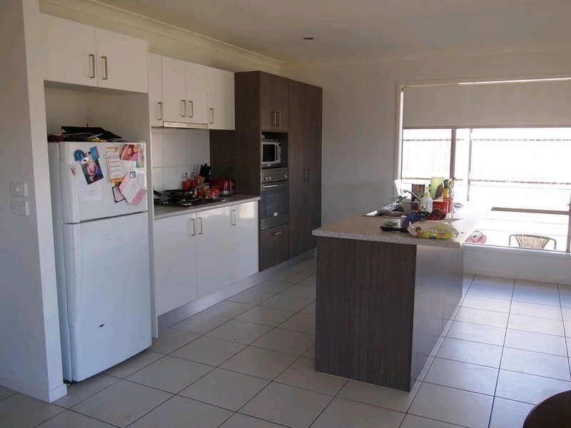 34 Peregrine Drive, Lowood QLD 4311