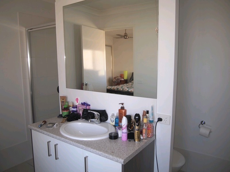 34 Peregrine Drive, Lowood QLD 4311