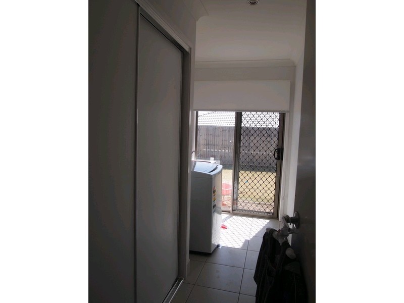 34 Peregrine Drive, Lowood QLD 4311