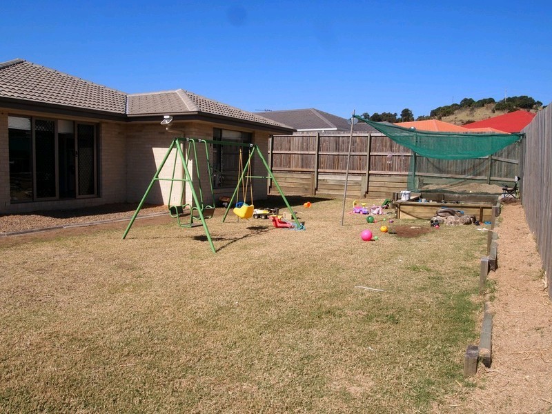 34 Peregrine Drive, Lowood QLD 4311