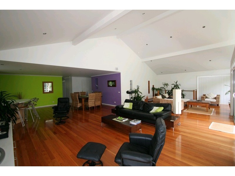 16 Lakeside Drive, Sapphire Beach NSW 2450