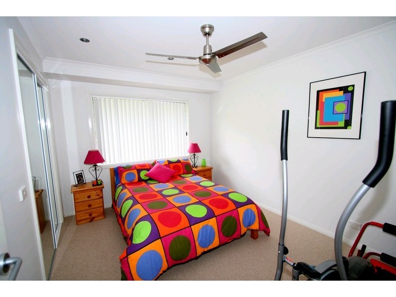 16 Lakeside Drive, Sapphire Beach NSW 2450