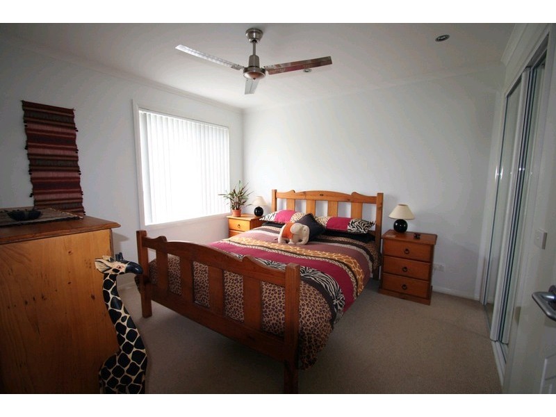 16 Lakeside Drive, Sapphire Beach NSW 2450