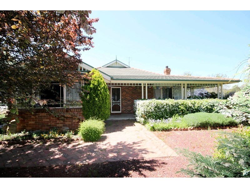 11 Elmslea Drive, Bungendore NSW 2621