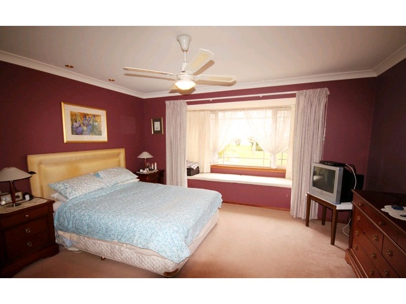 11 Elmslea Drive, Bungendore NSW 2621