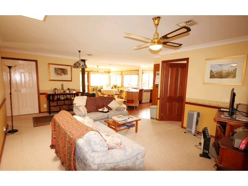 11 Elmslea Drive, Bungendore NSW 2621