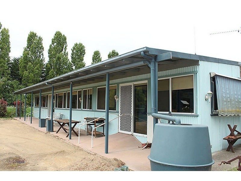 2753 Braidwood Road, Lake Bathurst NSW 2580