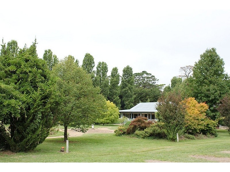 2753 Braidwood Road, Lake Bathurst NSW 2580