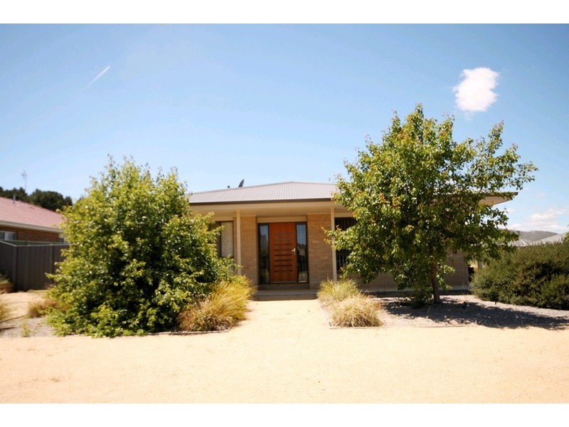 1 Donoghoe Place, Bungendore NSW 2621