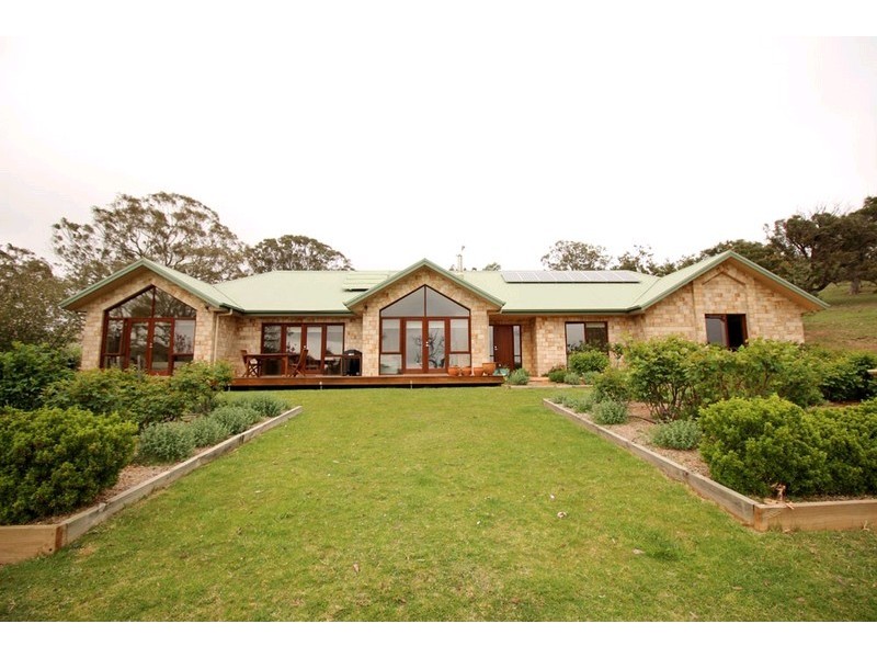 82 Valley View Lane, Wamboin NSW 2620