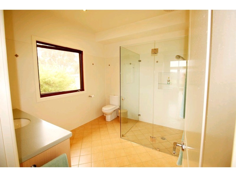 82 Valley View Lane, Wamboin NSW 2620