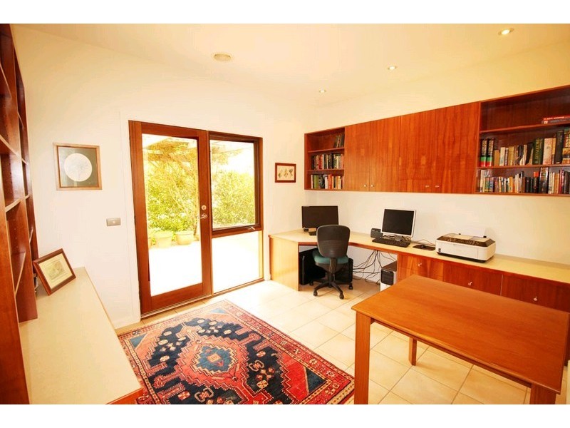 82 Valley View Lane, Wamboin NSW 2620