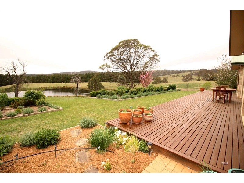 82 Valley View Lane, Wamboin NSW 2620