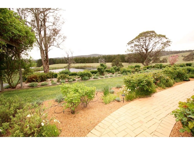 82 Valley View Lane, Wamboin NSW 2620