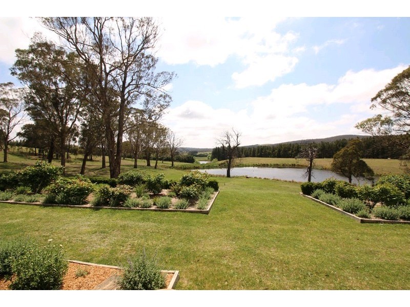 82 Valley View Lane, Wamboin NSW 2620