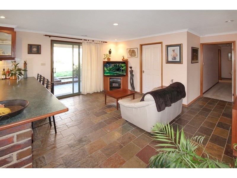 25 Snowgum Lane, Bywong NSW 2621