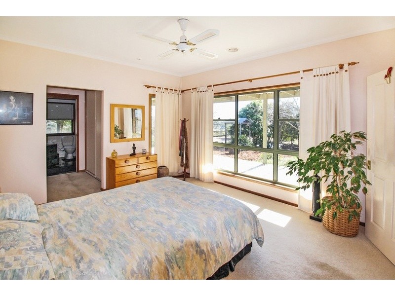 25 Snowgum Lane, Bywong NSW 2621