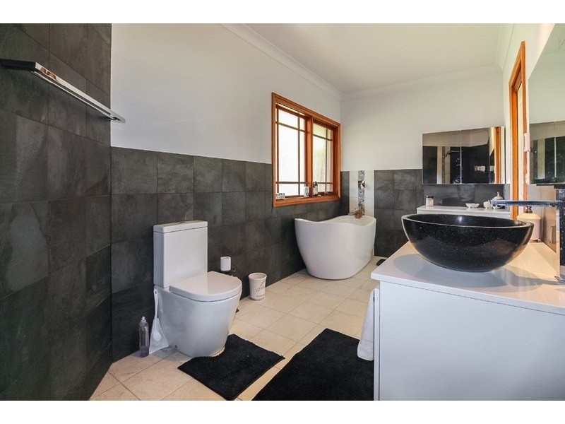 74 Clare Lane, Bungendore NSW 2621