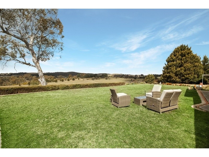 74 Clare Lane, Bungendore NSW 2621