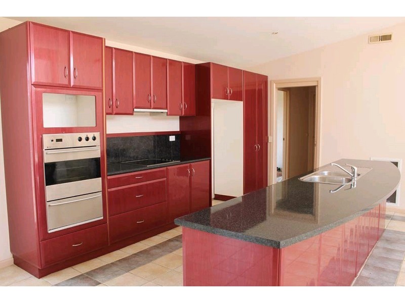 2 Binaburra Place, Karabar NSW 2620